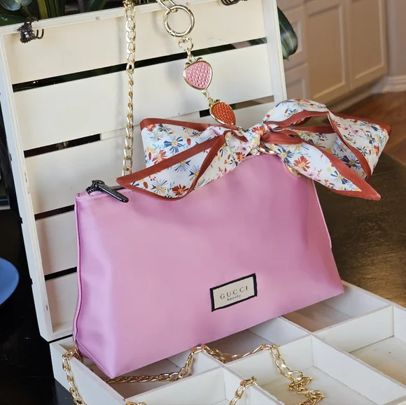 Gucci Pink Women's Bag with Gold Chain - Picture 10 of 13